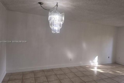 Apartment in Miami, Florida 2 bedrooms, 105.91 sq.m. № 2003372 - photo 6