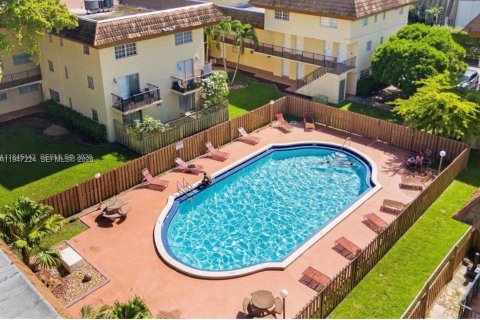 Apartment in Miami, Florida 2 bedrooms, 105.91 sq.m. № 2003372 - photo 23