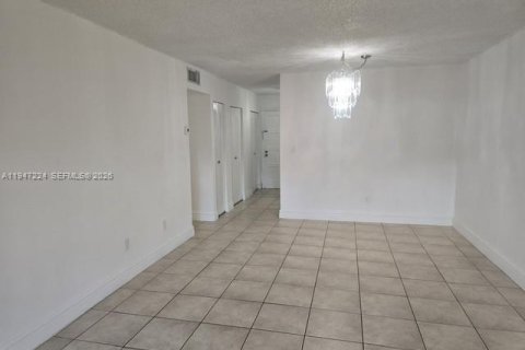 Apartment in Miami, Florida 2 bedrooms, 105.91 sq.m. № 2003372 - photo 5