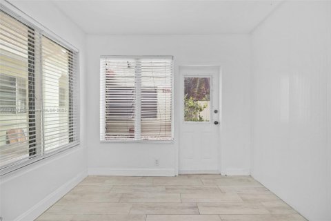 Villa ou maison à louer à Miami Beach, Floride: 1 chambre, 55.74 m2 № 1971801 - photo 7