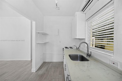 Villa ou maison à louer à Miami Beach, Floride: 1 chambre, 55.74 m2 № 1971801 - photo 4