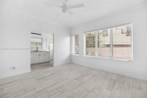 Villa ou maison à louer à Miami Beach, Floride: 1 chambre, 55.74 m2 № 1971801 - photo 12