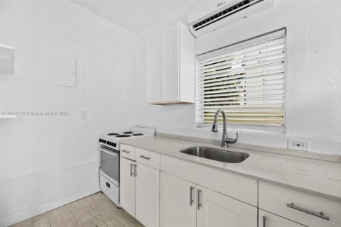 Villa ou maison à louer à Miami Beach, Floride: 1 chambre, 55.74 m2 № 1971801 - photo 1