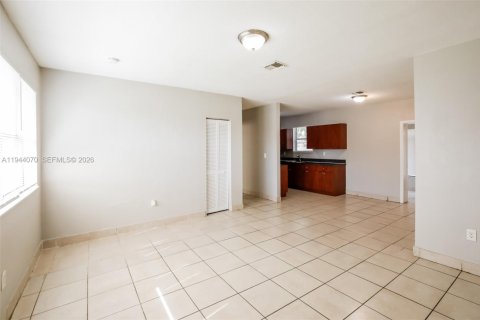 Villa ou maison à louer à Miami Gardens, Floride: 5 chambres, 127.18 m2 № 2000871 - photo 5