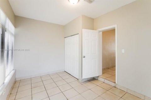 Villa ou maison à louer à Miami Gardens, Floride: 5 chambres, 127.18 m2 № 2000871 - photo 14