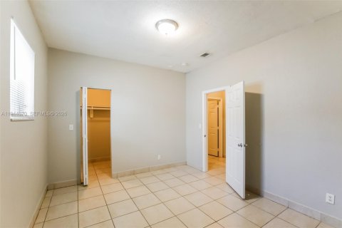 Villa ou maison à louer à Miami Gardens, Floride: 5 chambres, 127.18 m2 № 2000871 - photo 8