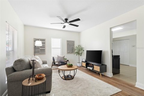 Casa en venta en Tampa, Florida, 3 dormitorios, 80.27 m2 № 2225776 - foto 5