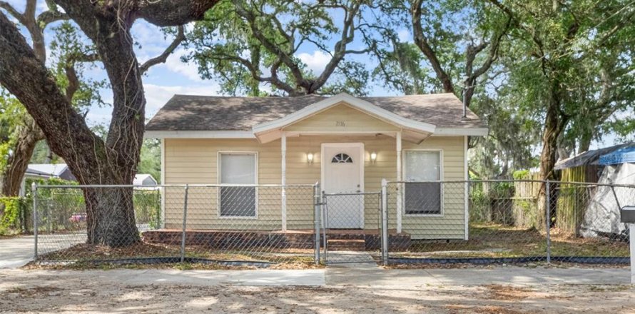 Casa en Tampa, Florida 3 dormitorios, 80.27 m2 № 2225776