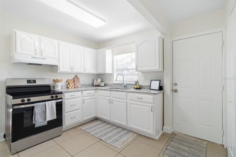 Casa en venta en Tampa, Florida, 3 dormitorios, 80.27 m2 № 2225776 - foto 7