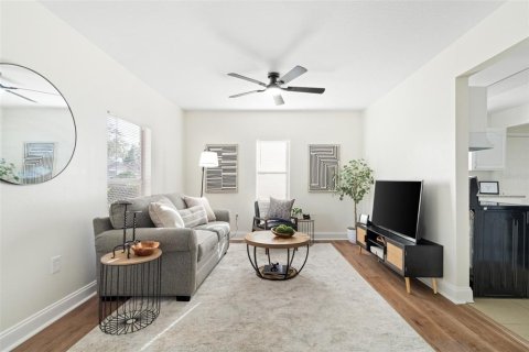 Casa en venta en Tampa, Florida, 3 dormitorios, 80.27 m2 № 2225776 - foto 3