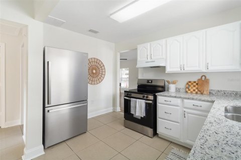 Casa en venta en Tampa, Florida, 3 dormitorios, 80.27 m2 № 2225776 - foto 8