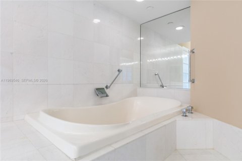 Condominio en venta en Aventura, Florida, 2 dormitorios, 128.21 m2 № 2030307 - foto 23