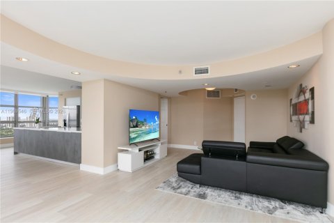 Condominio en venta en Aventura, Florida, 2 dormitorios, 128.21 m2 № 2030307 - foto 3