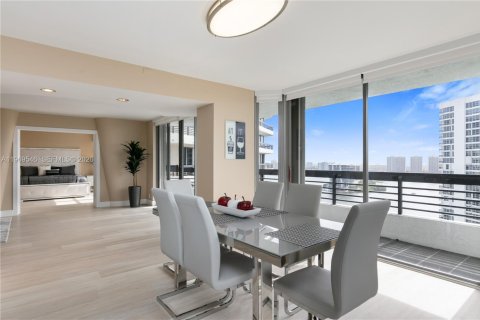 Condominio en venta en Aventura, Florida, 2 dormitorios, 128.21 m2 № 2030307 - foto 16