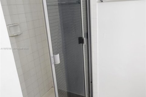 Снять в аренду кондоминиум в Майами, Флорида 3 спальни, 93.74м2, № 2079038 - фото 11