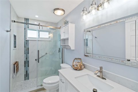 Duplex in Englewood, Florida 2 bedrooms, 139.17 sq.m. № 1528709 - photo 18