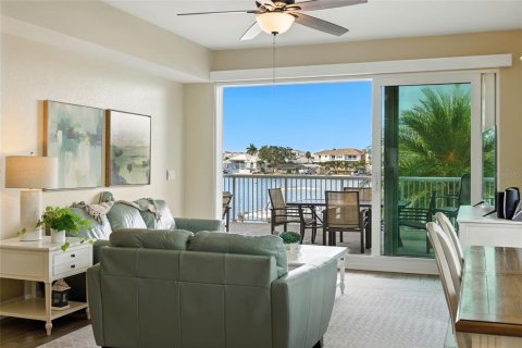 Condo in Clearwater, Florida, 3 bedrooms  № 1911788 - photo 4
