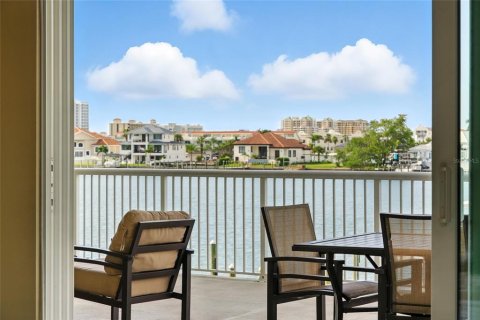 Condo in Clearwater, Florida, 3 bedrooms  № 1911788 - photo 15