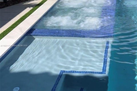 Casa en venta en Doral, Florida, 4 dormitorios, 214.05 m2 № 1976046 - foto 2