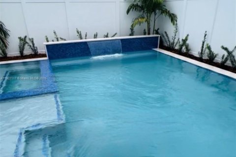 Casa en venta en Doral, Florida, 4 dormitorios, 214.05 m2 № 1976046 - foto 5