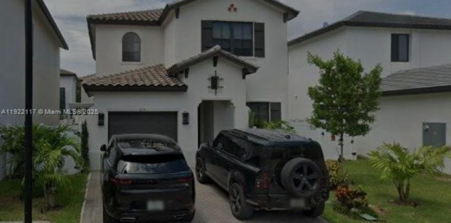 Casa en Doral, Florida 4 dormitorios, 214.05 m2 № 1976046