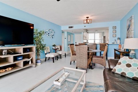 Condo in Bradenton, Florida, 2 bedrooms  № 2217180 - photo 11