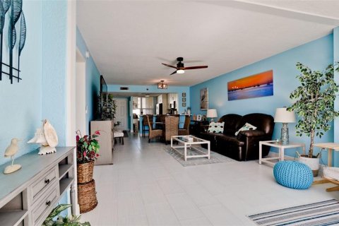 Condo in Bradenton, Florida, 2 bedrooms  № 2217180 - photo 9
