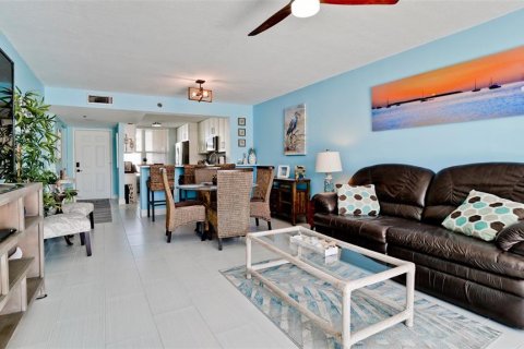 Condo in Bradenton, Florida, 2 bedrooms  № 2217180 - photo 10