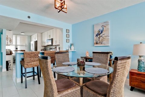 Condo in Bradenton, Florida, 2 bedrooms  № 2217180 - photo 15