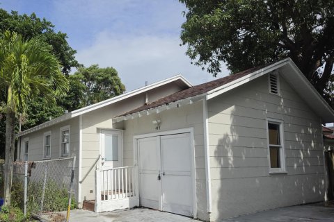 Propiedad comercial en West Palm Beach, Florida 2 dormitorios, 78.87 m2 № 2078615