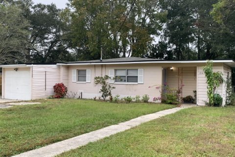 House in Jacksonville, Florida 3 bedrooms, 118.64 sq.m. № 850840 - photo 1