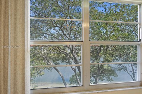 Купить кондоминиум в Пемброк-Пайнс, Флорида 2 спальни, 100.52м2, № 2031613 - фото 25