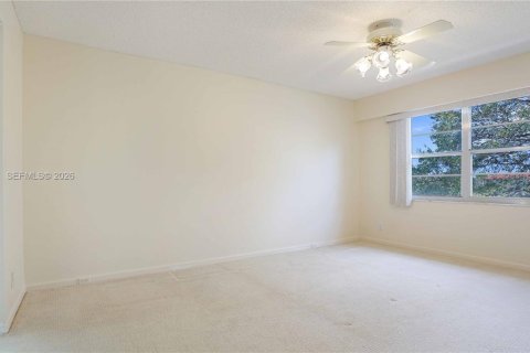 Купить кондоминиум в Пемброк-Пайнс, Флорида 2 спальни, 100.52м2, № 2031613 - фото 21