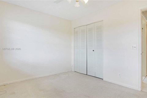 Купить кондоминиум в Пемброк-Пайнс, Флорида 2 спальни, 100.52м2, № 2031613 - фото 16