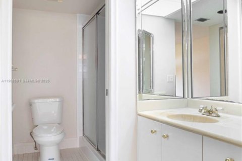 Купить кондоминиум в Пемброк-Пайнс, Флорида 2 спальни, 100.52м2, № 2031613 - фото 27