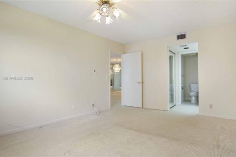 Купить кондоминиум в Пемброк-Пайнс, Флорида 2 спальни, 100.52м2, № 2031613 - фото 23