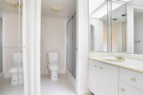 Купить кондоминиум в Пемброк-Пайнс, Флорида 2 спальни, 100.52м2, № 2031613 - фото 26