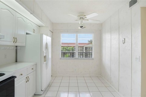 Купить кондоминиум в Пемброк-Пайнс, Флорида 2 спальни, 100.52м2, № 2031613 - фото 14