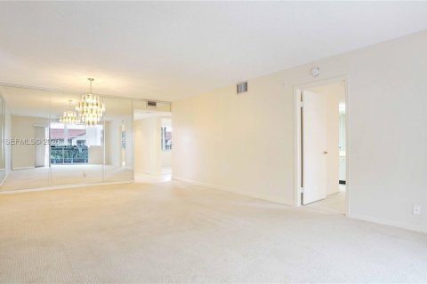 Купить кондоминиум в Пемброк-Пайнс, Флорида 2 спальни, 100.52м2, № 2031613 - фото 6