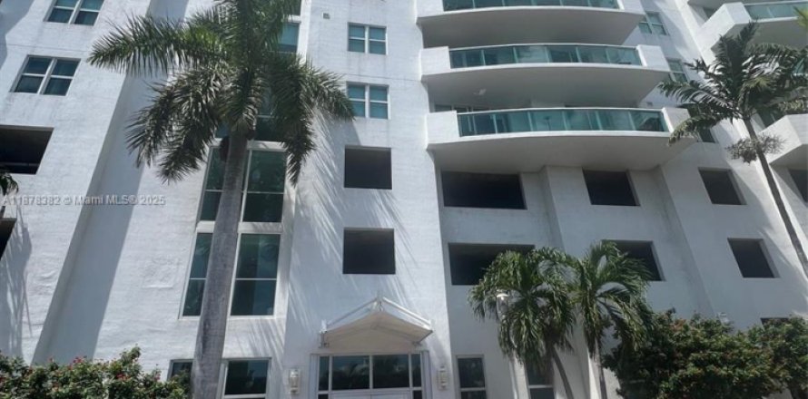 Condo in North Bay Village, Florida, 2 bedrooms  № 1925002