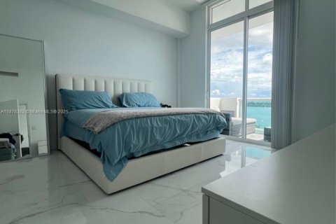 Condo in North Bay Village, Florida, 2 bedrooms  № 1925002 - photo 13