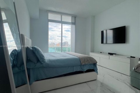 Condo in North Bay Village, Florida, 2 bedrooms  № 1925002 - photo 14