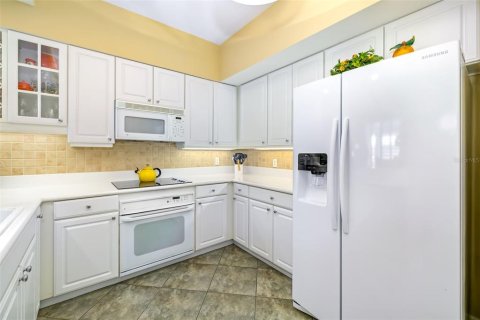 Condo in Sarasota, Florida, 2 bedrooms  № 2147800 - photo 18