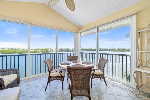 Condo in Sarasota, Florida, 2 bedrooms  № 2147800 - photo 5