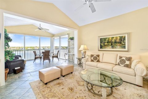 Condo in Sarasota, Florida, 2 bedrooms  № 2147800 - photo 11