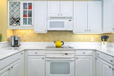 Condo in Sarasota, Florida, 2 bedrooms  № 2147800 - photo 20