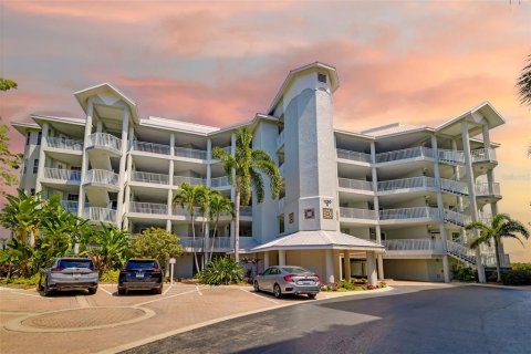 Condo in Sarasota, Florida, 2 bedrooms № 2147800