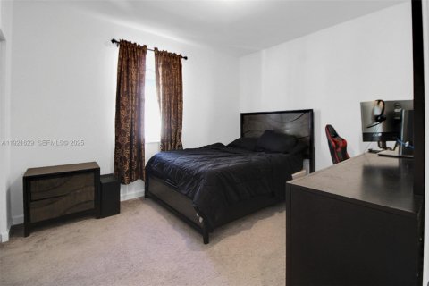 House in Homestead, Florida 5 bedrooms, 269.88 sq.m. № 2082749 - photo 24