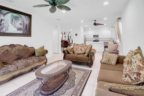 House in Homestead, Florida 5 bedrooms, 269.88 sq.m. № 2082749 - photo 16