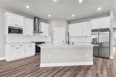 House in Weeki Wachee, Florida 4 bedrooms, 201.23 sq.m. № 1822409 - photo 3